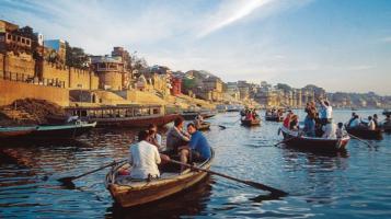 morning boat ride in varanasi